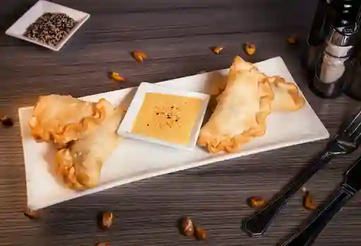 Empanada de Ají de Gallina