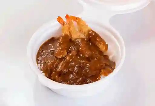 Curry con Camarón Apanado Sobre Arroz