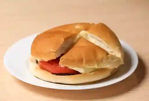 Sándwich Churrasco Tomate Mayo