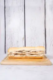 Sándwich de Pechuga de Pollo Deshuesada
