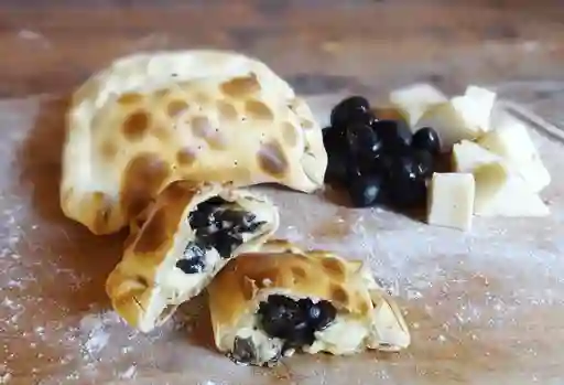 Empanada de Queso Aceituna
