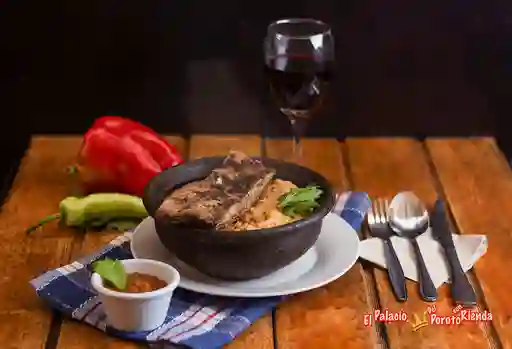 Porotos con Costillar