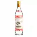 Stolichnaya 40 750cc + Bebida o Jugo 1.5lt