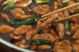 Pollo Mongoliana con Arroz