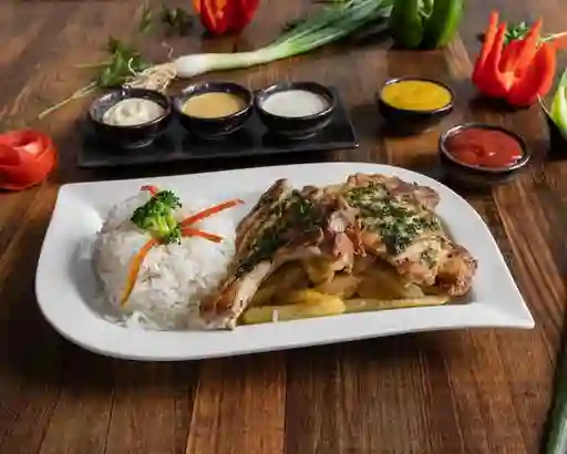 Chuleta de Cerdo + Papas Fritas + Arroz + Ensalada