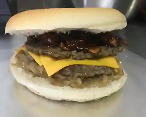 Mega Burger 2.0 con bebida