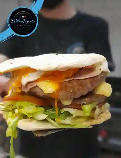 2 Estilo Burger + 2 Bebidas 220 ml