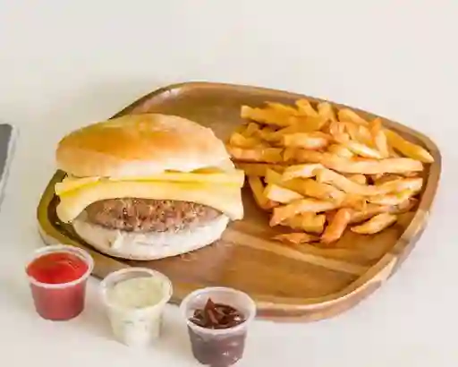 Cheeseburger + Papas Fritas