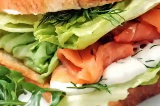 Sandwich Fruto Di Mare + Papas Fritas