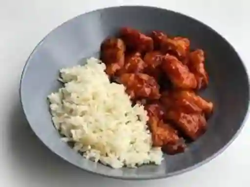 Pollo de la China con Arroz Chaufan