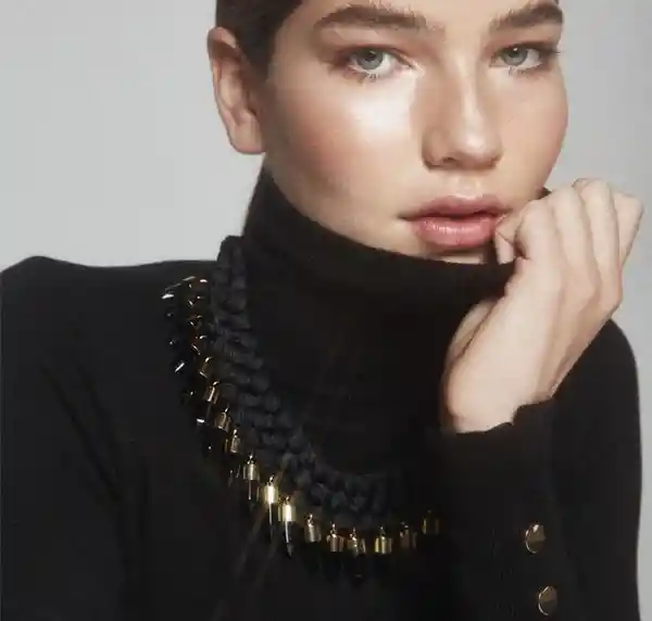 Maria la Biyux Collar Santa María De Las Balas Negras Doradas