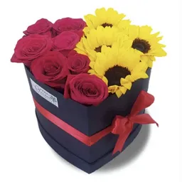 Caja Corazón 4 Girasoles 7 Rosas