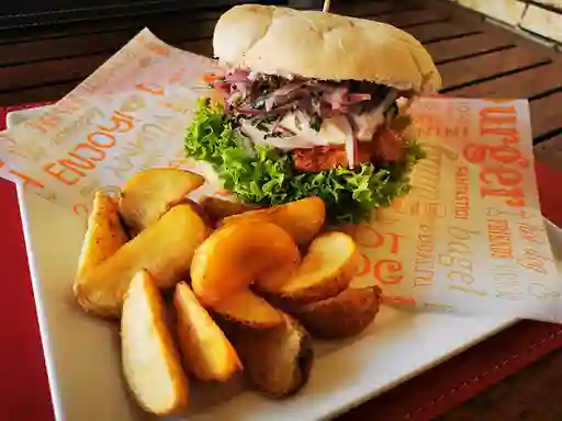 Sándwich de Pescado Acevichado con Papas