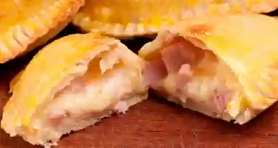 Empanada Venezolana Jamón Queso