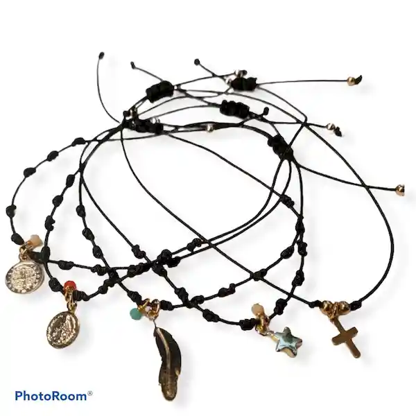 Bohemian Chic Pulsera Protectora Con Baño de Oro Negra