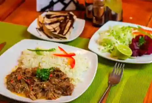 Carne Mechada + Ensalada + Postre