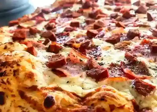 Pizza Carnivora Familiar