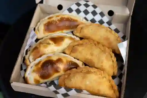 Box 6 Empanadas Mixtas