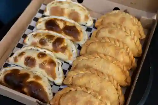 Box 10 Empanadas Mixtas