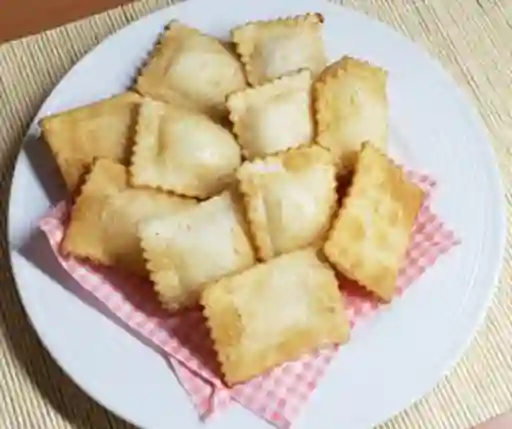 8 Empanadas de queso