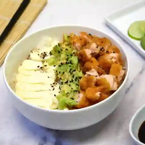Arma Tu Sushi Salad de Salmón Apanados
