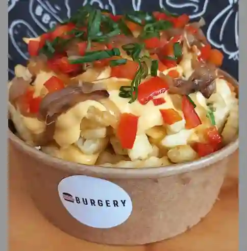 Papas con Salsa Cheddar Veggie