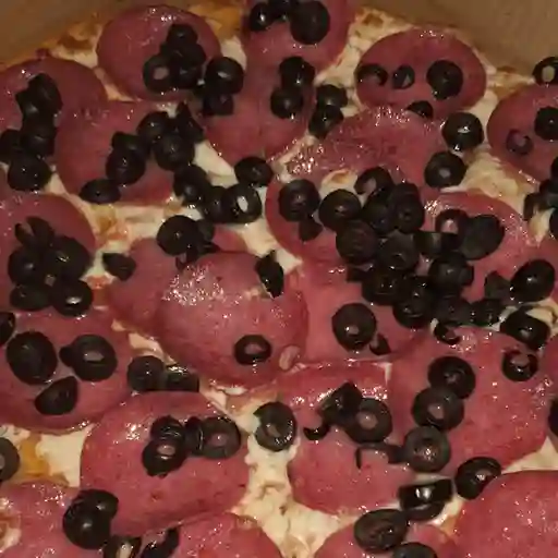Pizza Salame Familiar