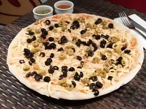 Pizza Oliva Familiar