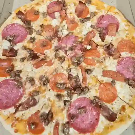 Pizza Carnívora Familiar