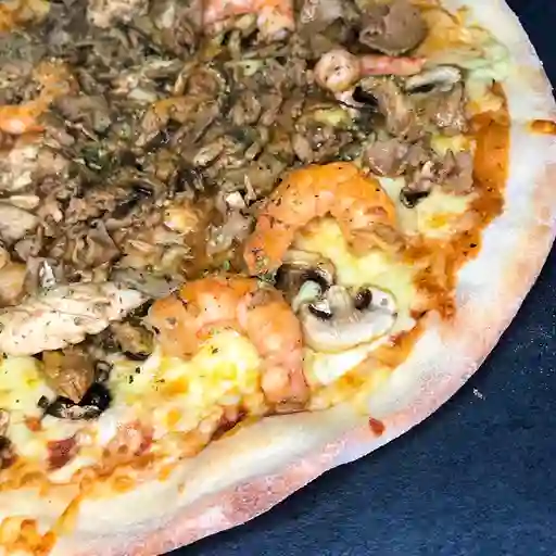 Pizza Mar y Tierra Familiar