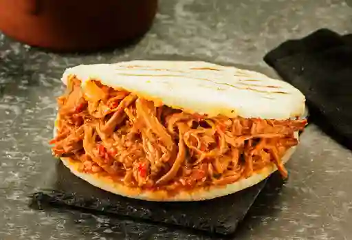 Arepa de Carne Mechada