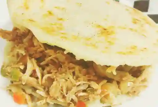 Arepa de Pollo Mechado