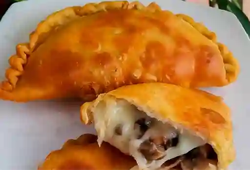 Empanadas Tradicionales Champiñón Queso