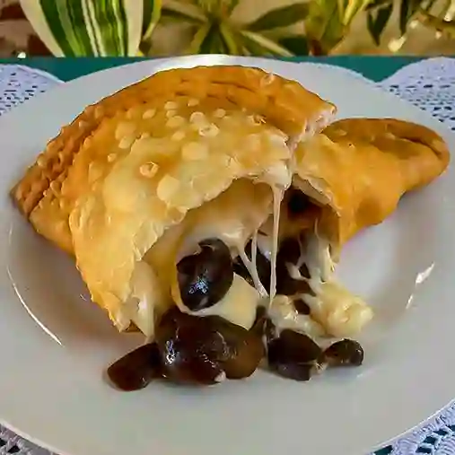 Empanadas Tradicionales Aceituna Queso