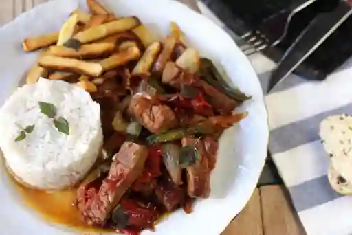 Lomo Saltado a la Monte Peruana