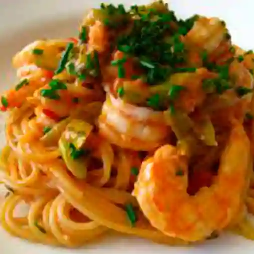 Spaguetti en Salsa de Camarones