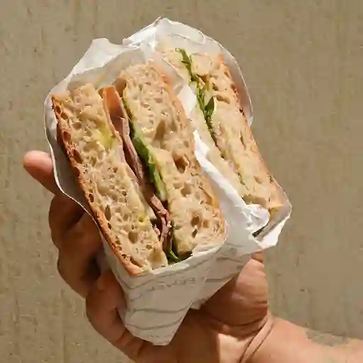 Sándwich de Pastrami