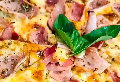 Pizza de Jamón Ahumado