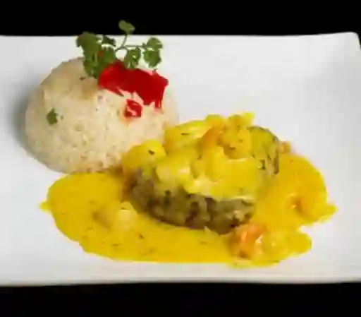 Filete en Salsa Ostiones Camarones