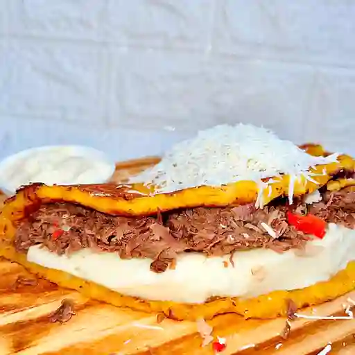 Cachapa de Carne Mechada