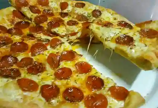 Pizza Pepperoni Familiar