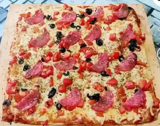 Pizza Salamera