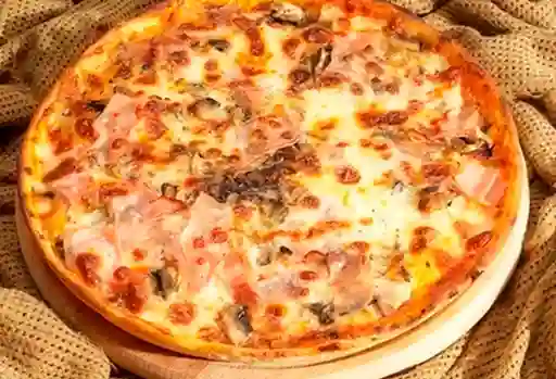 Pizza Chica Proscuitto E Funghi