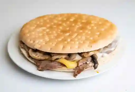 Sándwich de Churrasco con Champiñón