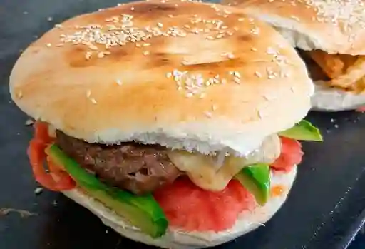 Hamburguesa con Tomate y Palta