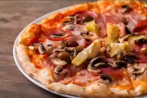 Pizza Capricciosa Mediana