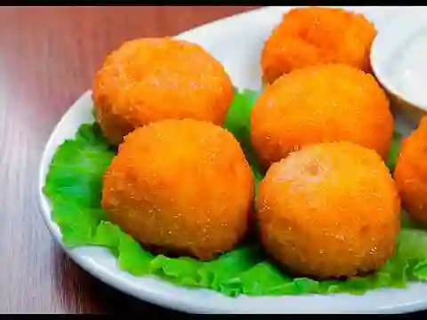 6 Bolitas de Arroz Fritas