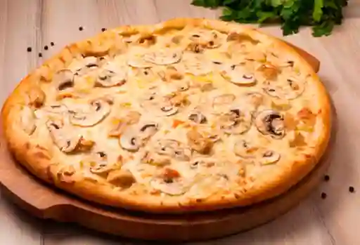 Pizza Especial de Pollo Mediana