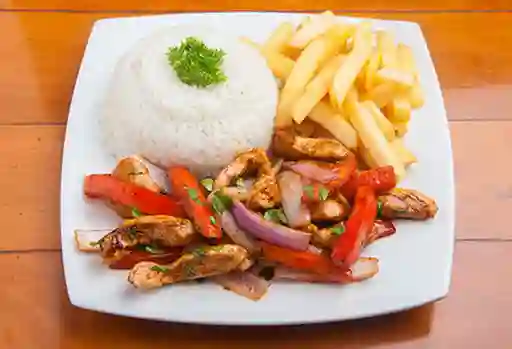 Pollo Saltado