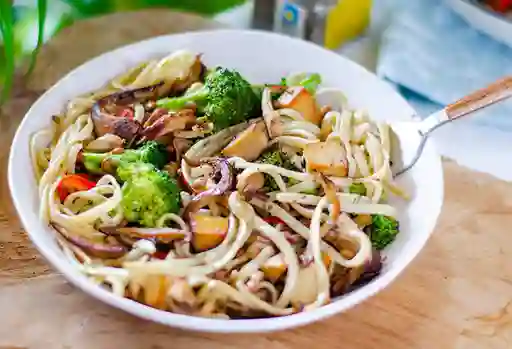 Tallarín Salteado Vegano